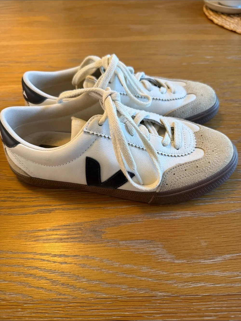 Veja low top